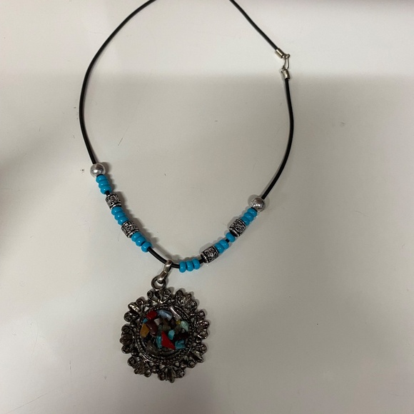 Beautiful necklace - Picture 5 of 5